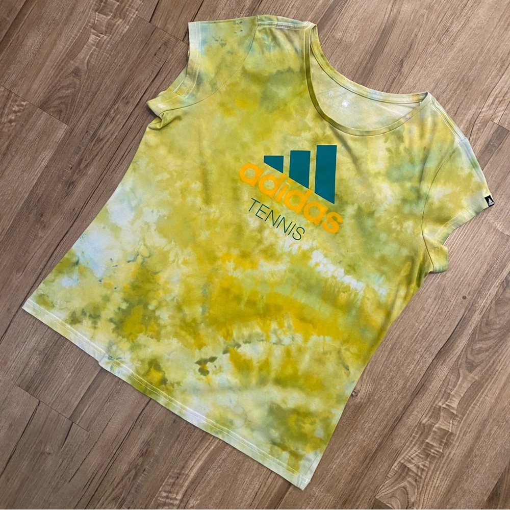 🌟NEW🌟 CUSTOM ADIDAS TIE DYE MEN’S TEE